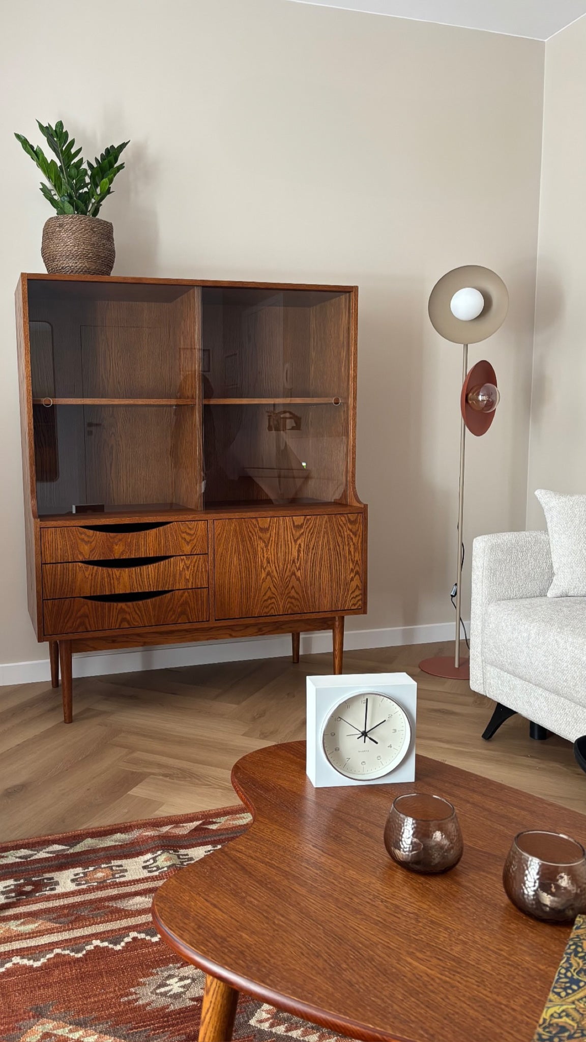 CLASSY VINTAGE Bookcase