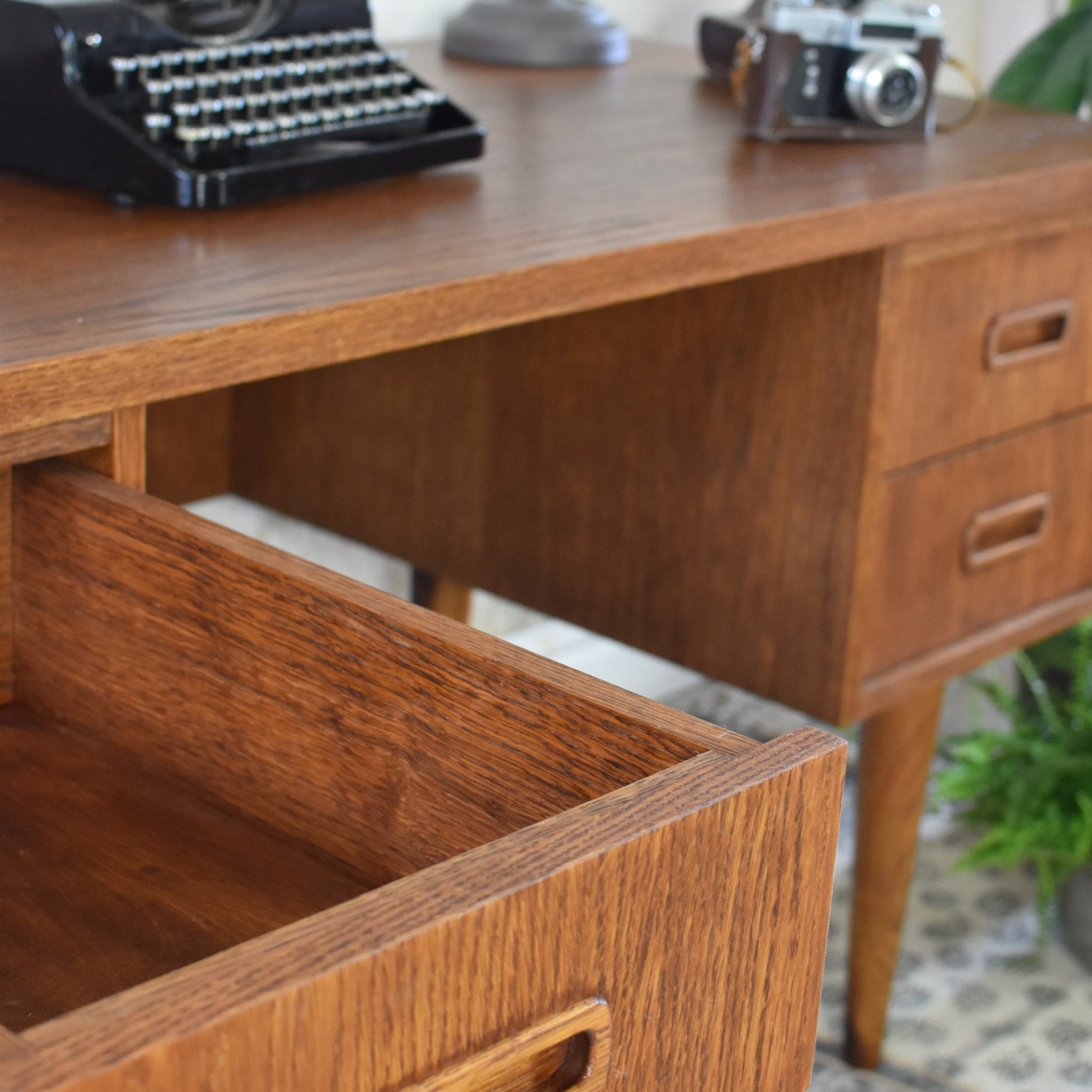 Biurko CLASSY DESK - Pastform Furniture