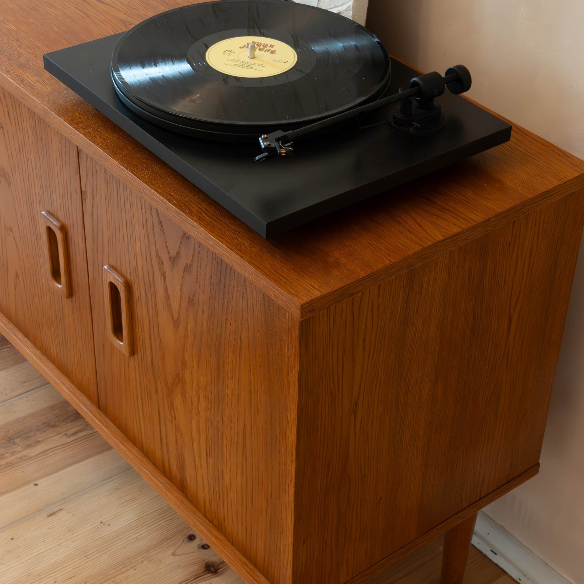 Komoda MID CENTURY - Pastform Furniture