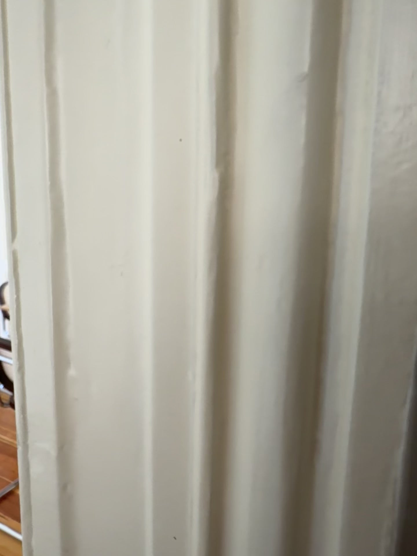 Load video: DANI Table – Extendable